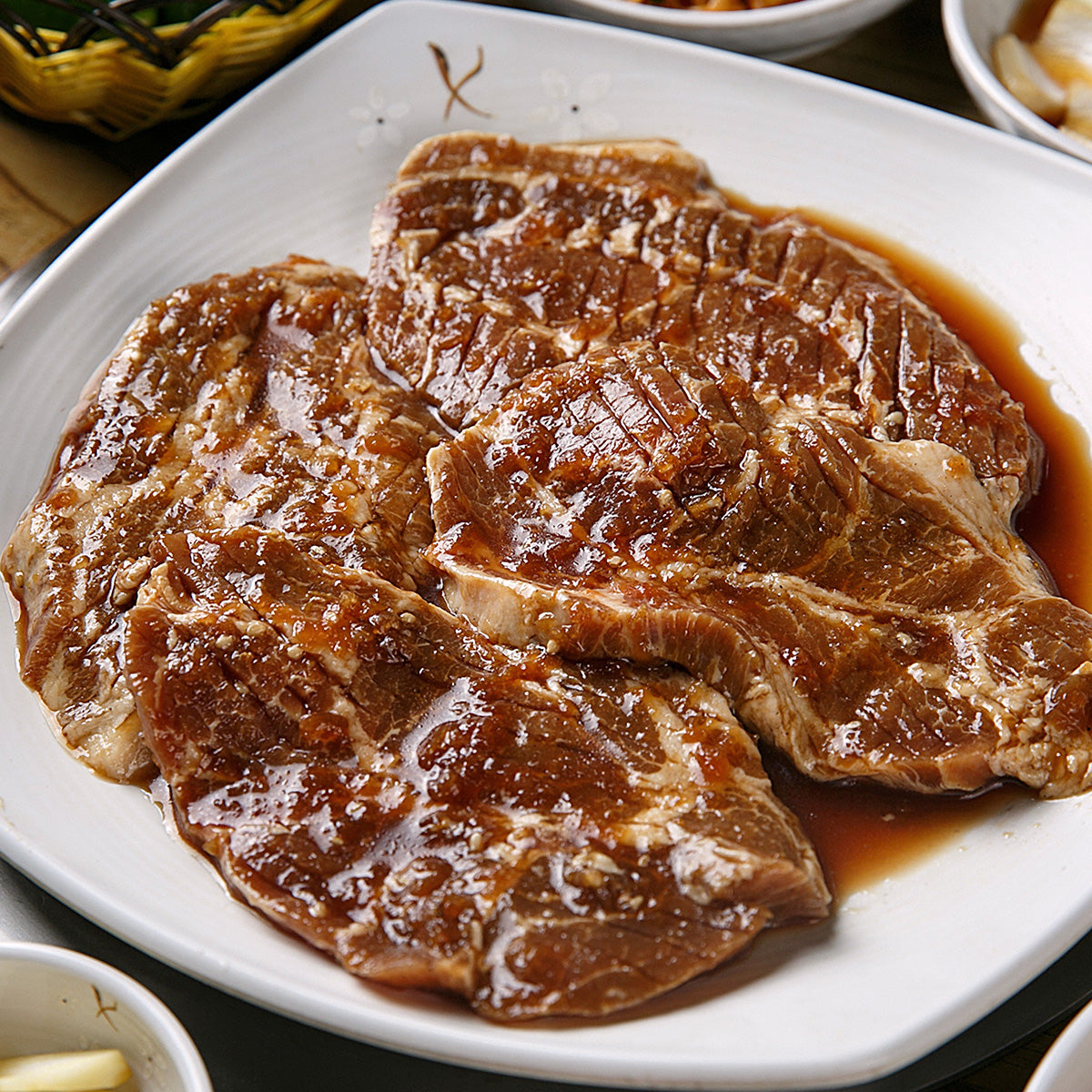 Korean Style Pork BBQ (양념돼지목살구이) – Meat Box